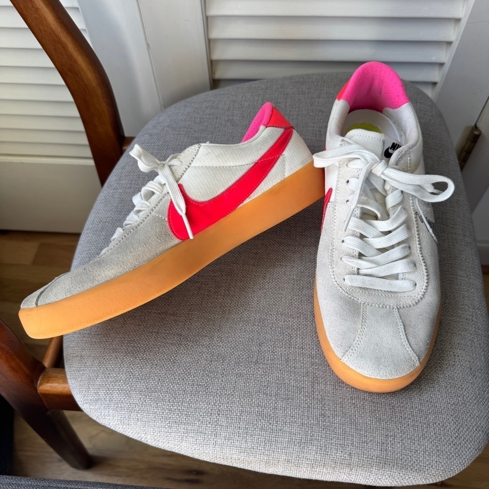 Nike SB Bruin React Tokyo Gum Sole Tennis Shoes Pink White Men's 10